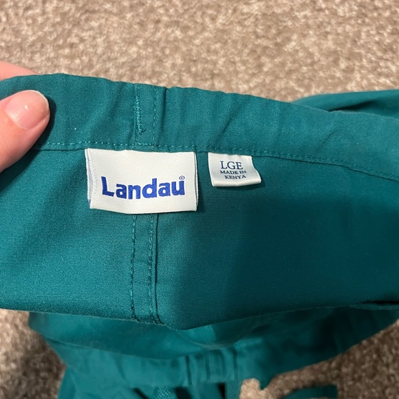 LANADU scrubs. 2 pairs!!! TOP SIZE MEDIUM AND BOTTOMS SIZE LARGE! A great deal - Picture 3 of 7